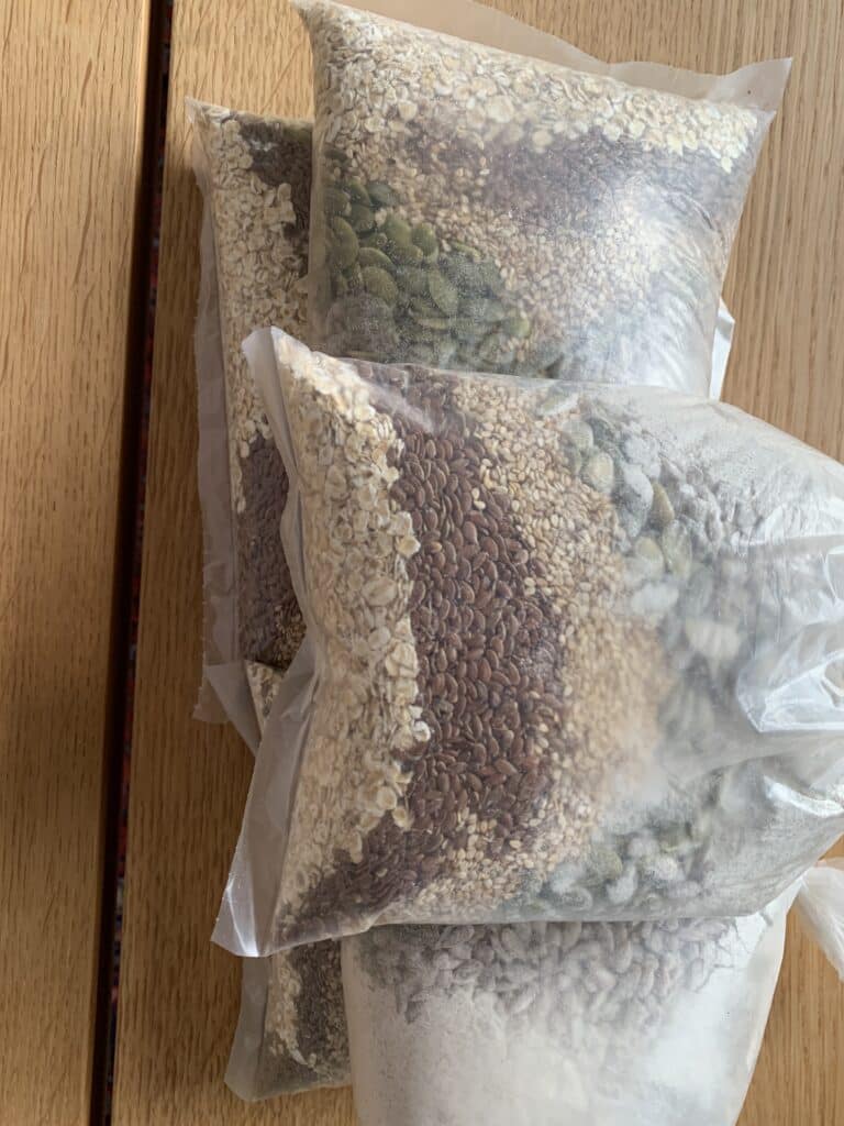 Knækbrød. Sprøde, lækre, fulde af fibre og kerner. 2 knaekbroed prepping