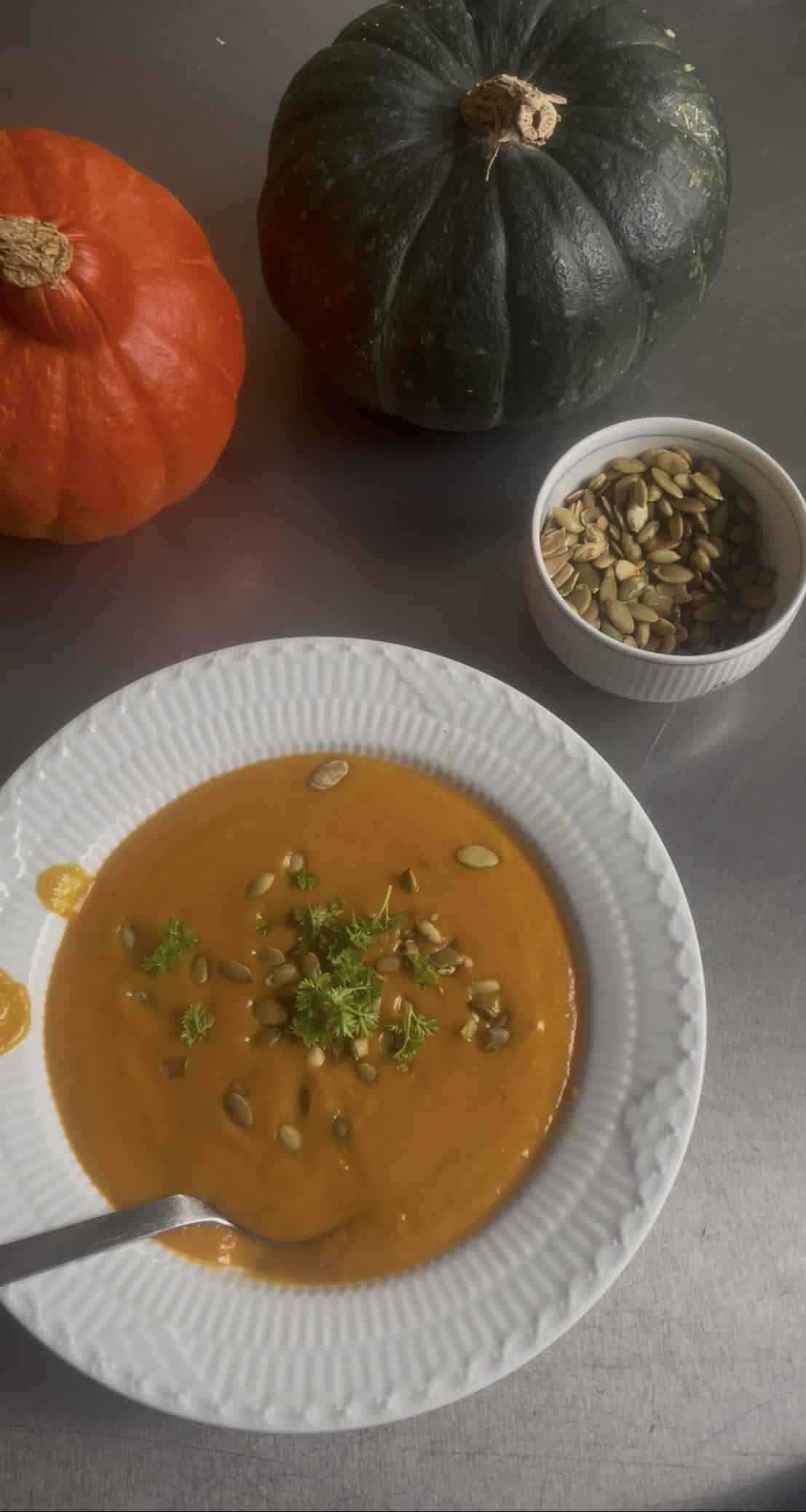 Hokkaido- og sødkartoffelsuppe med kokosmælk 2 Hokkaido- og sødkartoffelsuppe med kokosmælk
